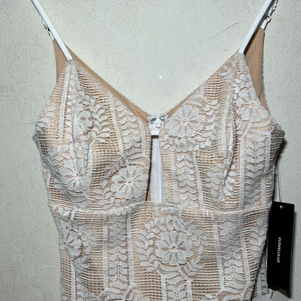 Lulu’s Avianna White and Beige Lace Bodycon Dress Size XS NWT - Picture 6 of 9